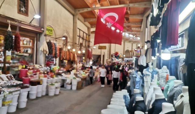 Kahramanmaraş’ta bayram hazırlığı tarihi Kapalı Çarşı’da yoğunluk başladı