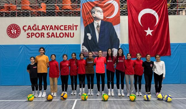 Kahramanmaraş'ta voleybol şoku! Şampiyon yarı finale uçtu