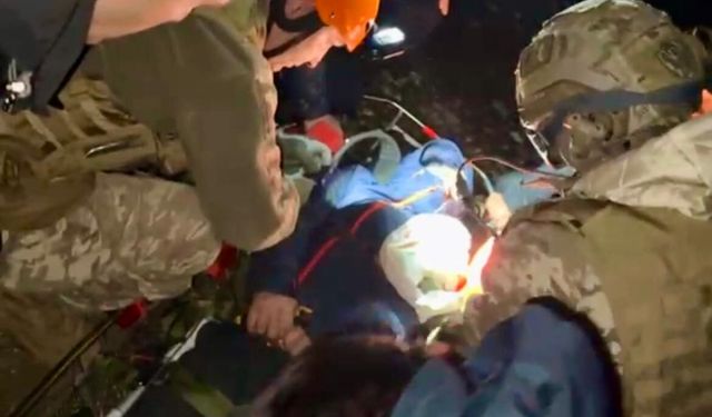 Kahramanmaraş'ta doğa yürüyüşü kabusa döndü! Engizek Yaylası'nda helikopterli kurtarma