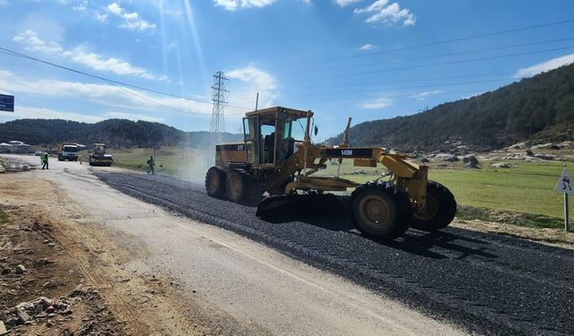 Kahramanmaraş Büyükşehir’den Andırın yollarında bakım