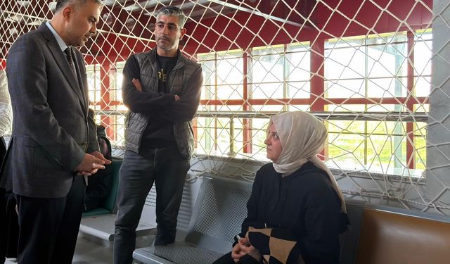 Başkan Hanifi Toptaş, okul saldırısında yaralanan öğrenciler ve ailelerini ziyaret etti