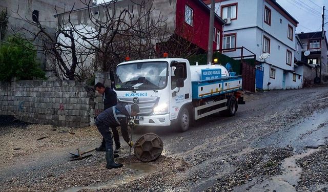 Büyükşehir’den yağış sonrası arterlere anında müdahale