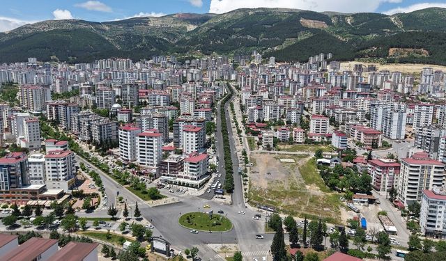 Büyükşehir, Ahır Dağı Caddesi’nde asfalt serimini tamamladı