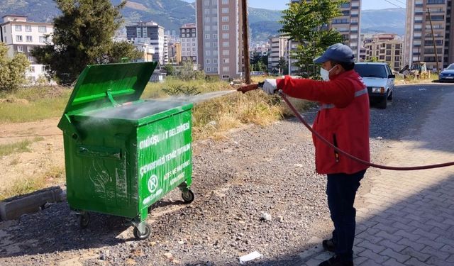 Büyükşehir’den Bayram Mesaisi; Temizlik ve İlaçlama Aralıksız Sürüyor