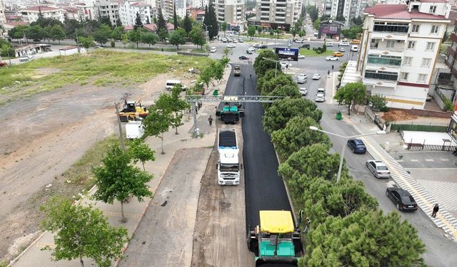 Büyükşehir, Ahır Dağı Caddesi’nde asfalt serimine başladı