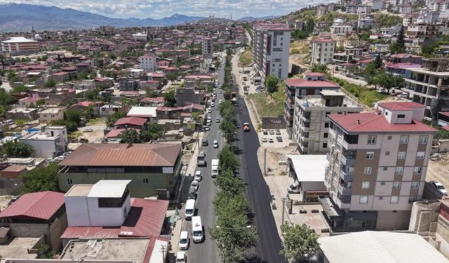 Büyükşehir, Doğukent Yolunda Asfalt Mesaisini Sürdürüyor