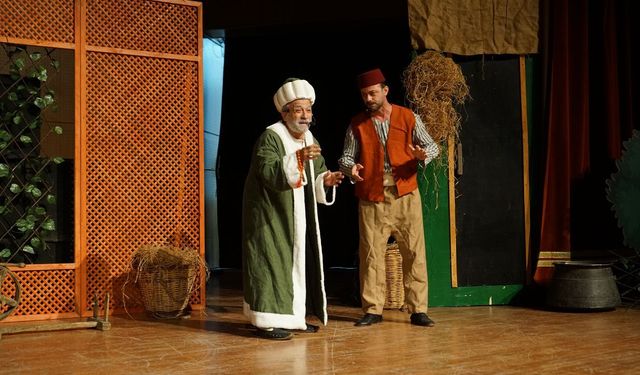 Sahne Maraş’tan miniklere tiyatro şöleni