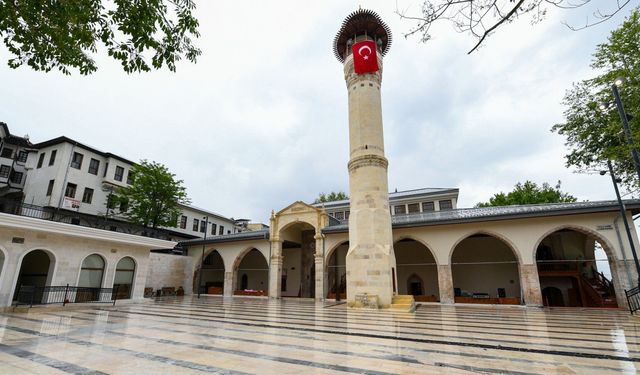 Cumhurbaşkanı Erdoğan Ulu Camii açılışına canlı bağlanacak