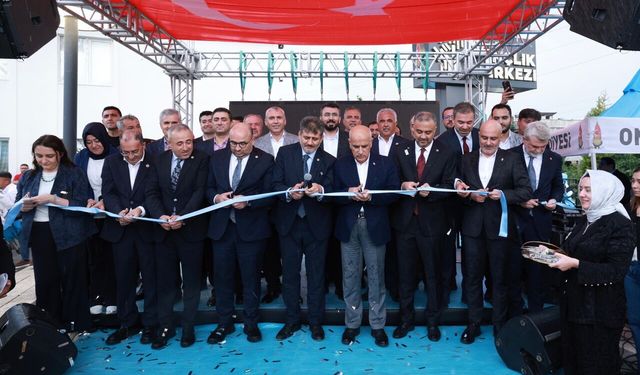 Onikişubat Belediyesi’nin Kale Gençlik Merkezi yoğun katılımla hizmete açıldı
