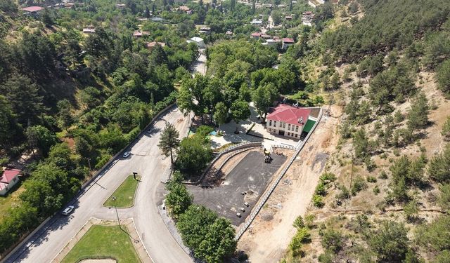 Kahramanmaraş'ta Çınaraltı Çay Bahçesi hizmete hazırlanıyor