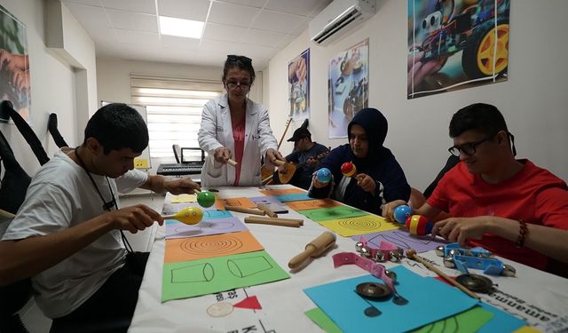 Kahramanmaraş'taki Engelsiz Yaşam Merkezi, özel bireylerin sosyal hayatına değer katıyor
