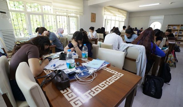 Kahramanmaraş'ta 21 Kütüphane, Öğrencilerin Sınav Başarısını Destekliyor!