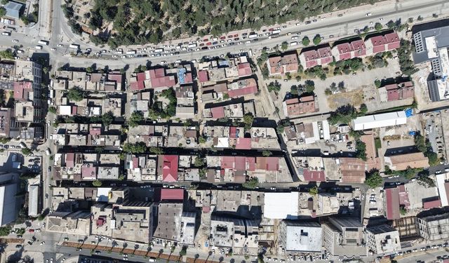 Menderes Mahallesi’nde asfalt çalışmaları hız kesmiyor