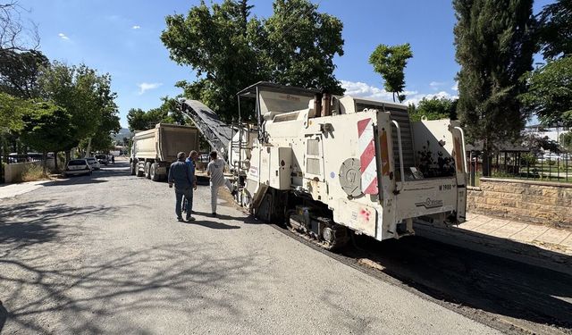 Pazarcık'ta cadde yenileme çalışmaları başladı, 95 cadde sıcak asfaltla buluşacak