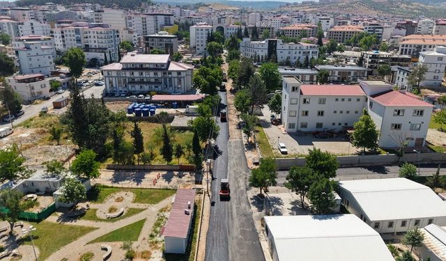 Pazarcık'ta ulaşım rahatlıyor, Büyükşehir asfalt seferberliği başlattı