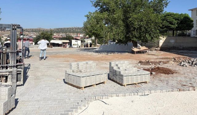 Pazarcık Ufacıklı Mahallesi'nde 6 bin metrekare kilit parke yatırımı