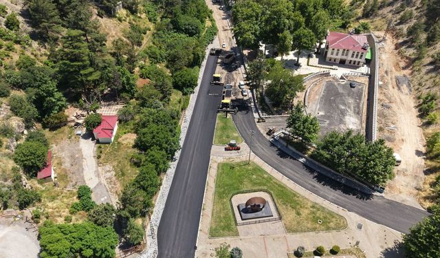 Kahramanmaraş'ta Pınarbaşı Caddesi'nin asfalt yenileme çalışmaları başladı