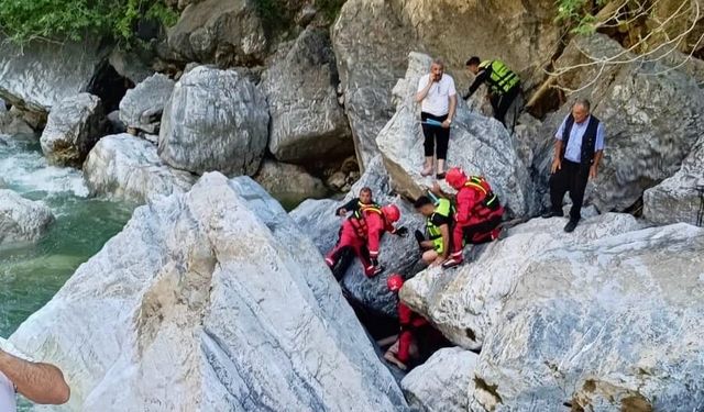 Ceyhan Nehri'nde kaybolan gencin cansız bedeni bulundu