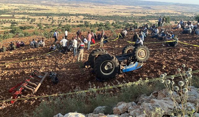 Pazarcık'ta traktör devrildi: 50 yaşındaki sürücü hayatını kaybetti