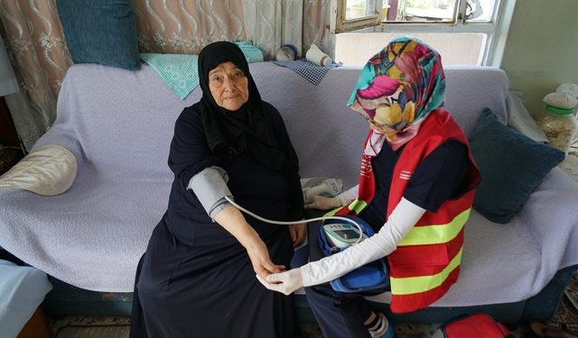 Kahramanmaraş, yalnız yaşayan yaşlılara sosyal destek hizmetleri sunuyor