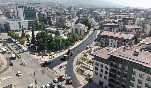Kahramanmaraş’ta Zübeyde Hanım Caddesi modern ulaşım için yenileniyor