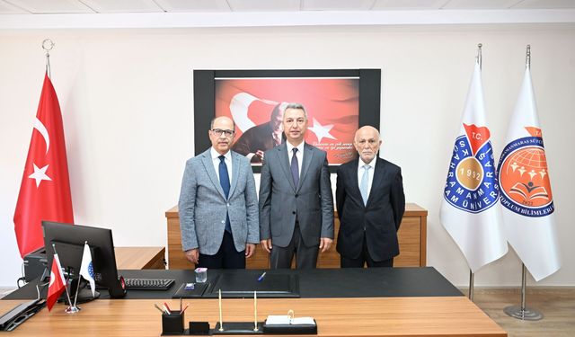 İnsan ve Toplum Bilimleri Fakültesi'nde dekanlık devir teslim
