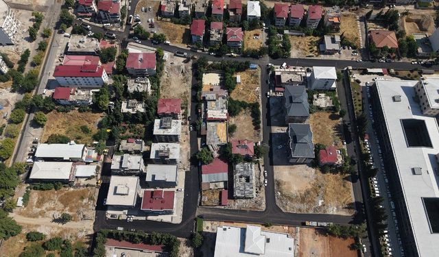 Kahramanmaraş'ta Bahçelievler Mahallesi'nde asfalt seferberliği sürüyor