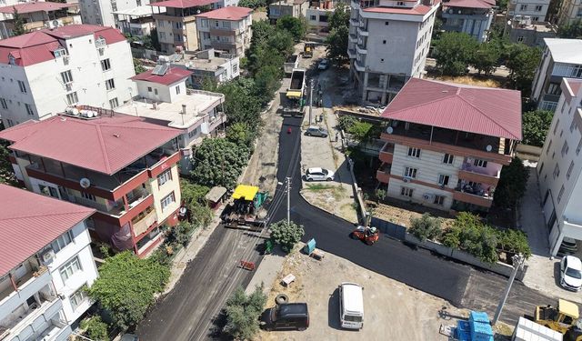 Kahramanmaraş'ta Dulkadiroğlu'nda 4 km'lik asfalt çalışması ile yollar modernleşiyor