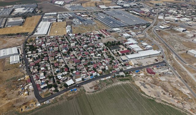 Kahramanmaraş'ta asfalt seferberliği sürüyor, Dulkadiroğlu yolları yenileniyor