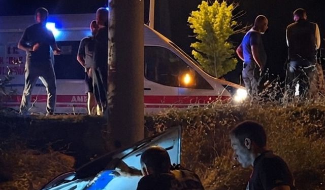 Kahramanmaraş Göksun'da elektrik direğine çarpan otomobilin sürücüsü hayatını kaybetti