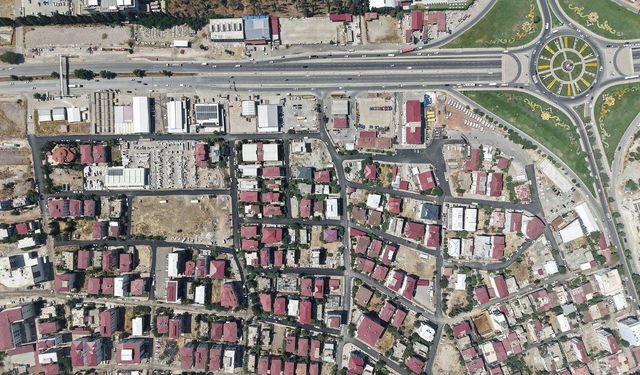 Kahramanmaraş'ta 80 kilometre yol yenilendi, 22 noktada yeni çalışmalar devam ediyor
