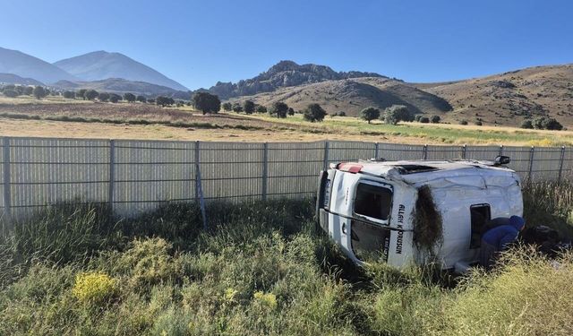 Kahramanmaraş Göksun'da tarım işçilerini taşıyan araç devrildi 19 yaralı