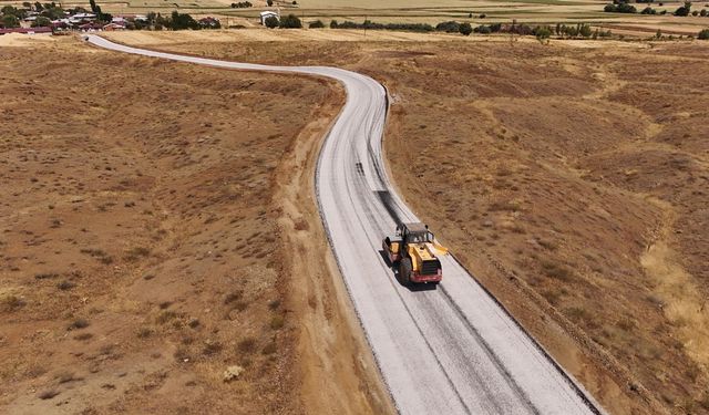 Büyükşehir’den Afşin Kırsalında Ulaşımı İyileştiren Yol Çalışması