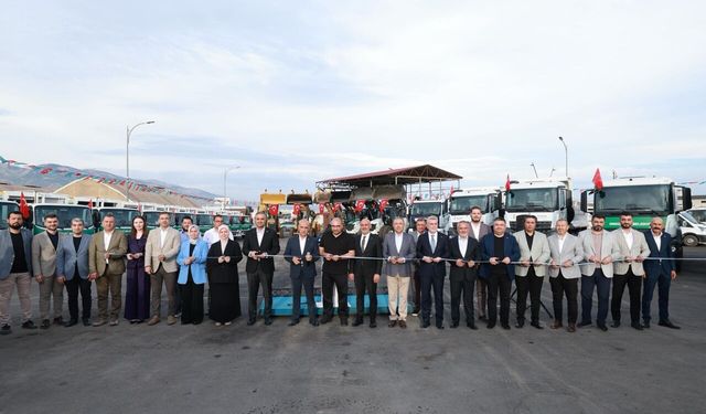 Onikişubat Belediyesi’nin 200 Milyon TL’lik yatırımla 30 yeni hizmet aracı göreve başladı