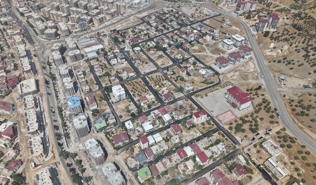Kahramanmaraş'ta Aslanbey Mahallesi'nde asfalt yenileme çalışmaları sürüyor