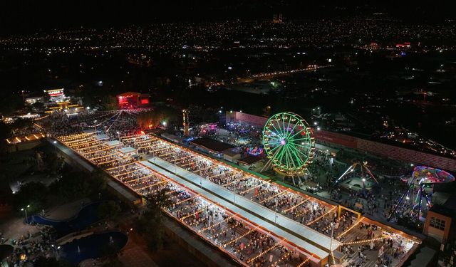 Kahramanmaraş'ta Uluslararası Ağustos Fuarı'nda muhteşem müzik ziyafeti!