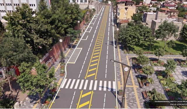 Kahramanmaraş'ta Gazneliler Caddesi'nde son kat asfalt çalışmaları sürüyor