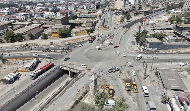 Kahramanmaraş'ta Tevfik Kadıoğlu Kavşağı'nda yeni trafik düzenlemeleriyle ulaşım rahatlacak