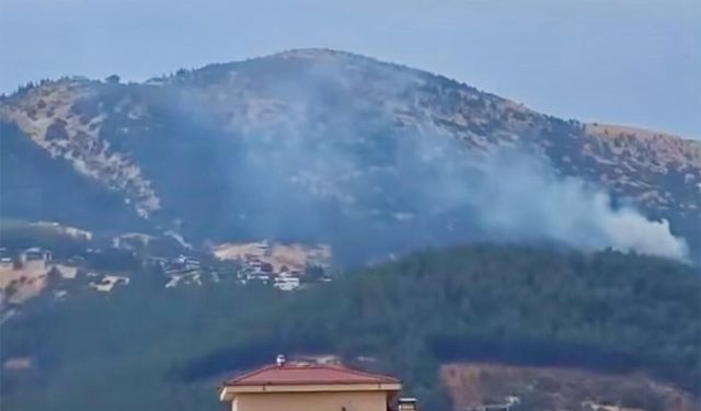 Kahramanmaraş'ta sağanak sonrası Ahır Dağı'na yıldırım düştü orman yangını çıktı