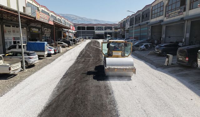 Kahramanmaraş Yeni Sanayi Sitesinde asfaltlama çalışmaları tamamlandı