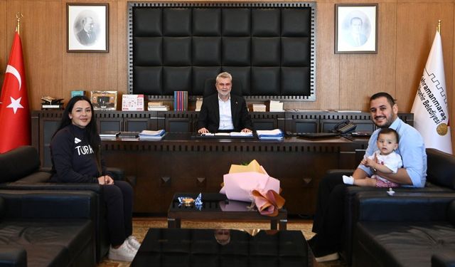 Başkan Görgel, Kahramanmaraşlı Milli Şampiyon Atıcı Safiye Temizdemir’i Ağırladı