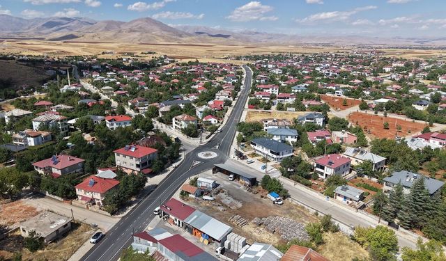 Büyükşehir, Afşin’de 3 Mahallenin Ulaşımını İyileştiren Yol Yatırımını Tamamladı