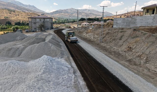 Büyükşehir, Göksun Kırsalındaki 5 Kilometrelik Yolu Yeniliyor