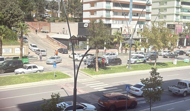 Kahramanmaraş’ta otomobil ile motosiklet çarpıştı: 2 yaralı