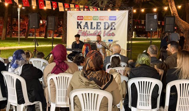 Aşık Mahzuni Şerif’in Türküleri Kahramanmaraş Kalesi’nde Yankılandı