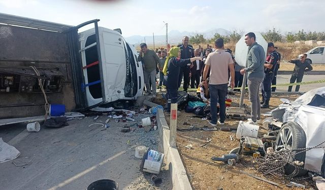 Kahramanmaraş'ta MHP konvoyundaki kazada yeni gelişme! 2 sürücü gözaltına alındı