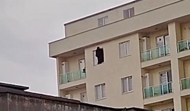 Kahramanmaraş’ta Penceredeki Kadın İçin Ekipler Harekete Geçti