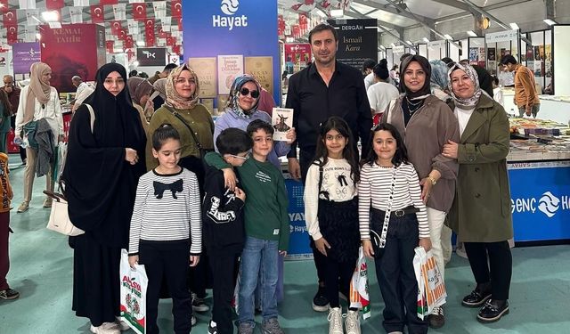Selma Öğretmen ve öğrencileri kitap fuarında yazarlarla buluştu