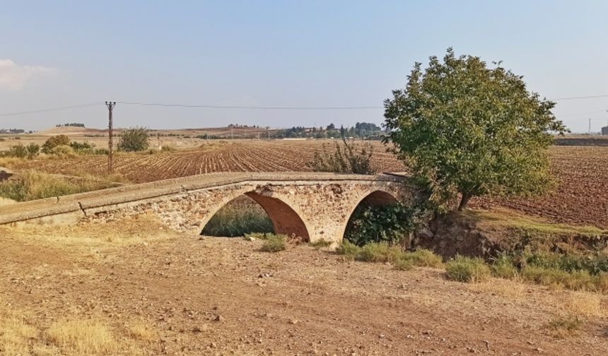 Kahramanmaraş’ın düşman işgalinden kurtuluşu’nun simge köprüsü kaderine terk edildi