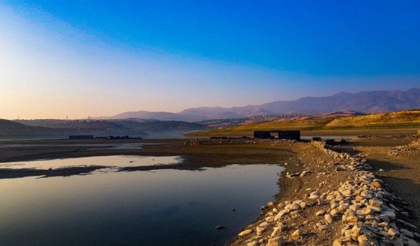 Kahramanmaraş’ta su altında kalan mahalle ilgi odağı oldu